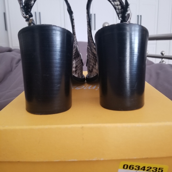 Mimosa sling back shoes, size 7.5 - Picture 4 of 5